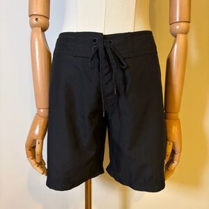 Toes on the Nose Black Board Shorts Women's Size 7 Hibiscus Floral Beach